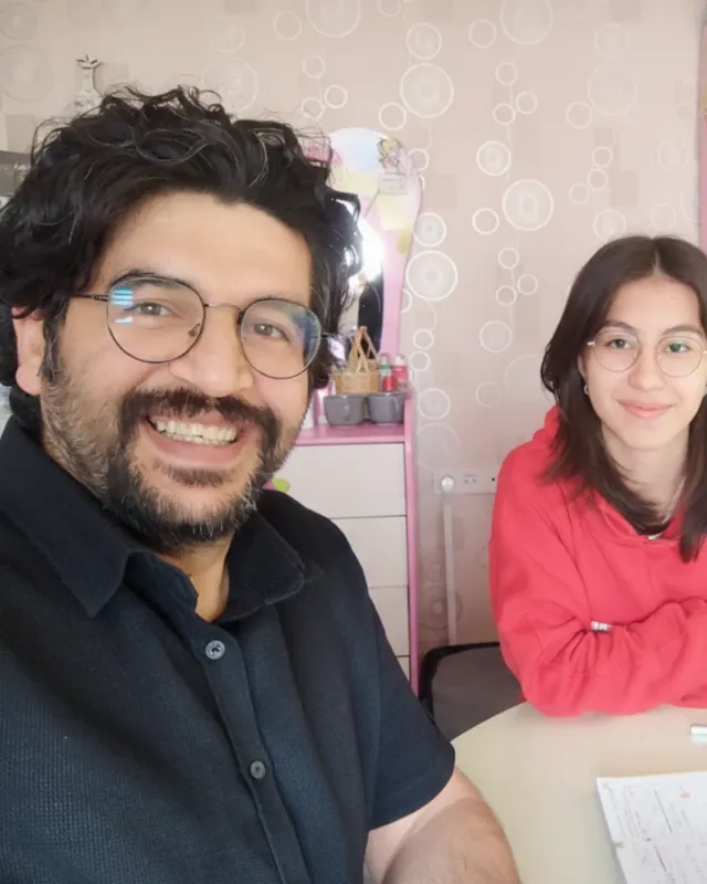 Adem Külük öğrencisiyle birebir TYT matematik dersi çalışırken